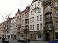 Double tenement house in closed development