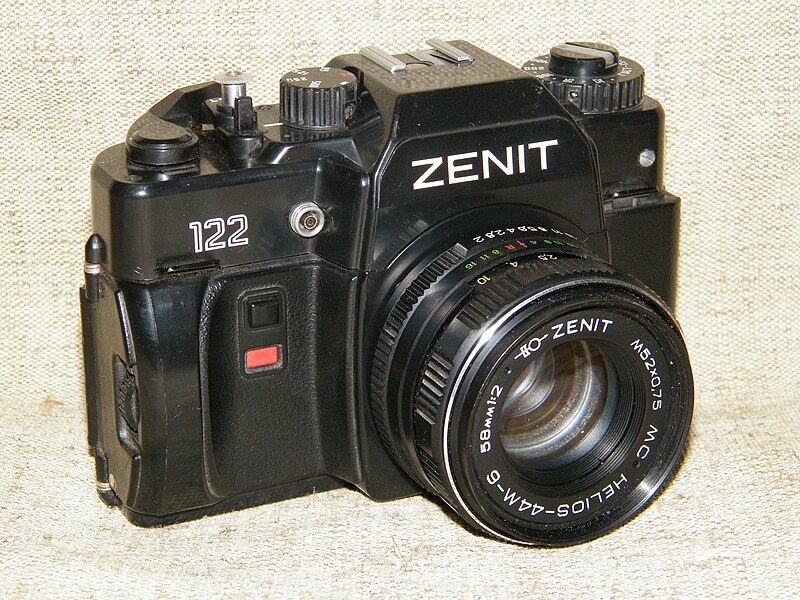 File:Фотоаппарат Зенит-122.JPG