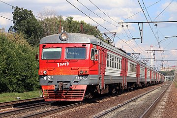 ER2R-7083 en el color corporativo rojo y gris de Russian Railways