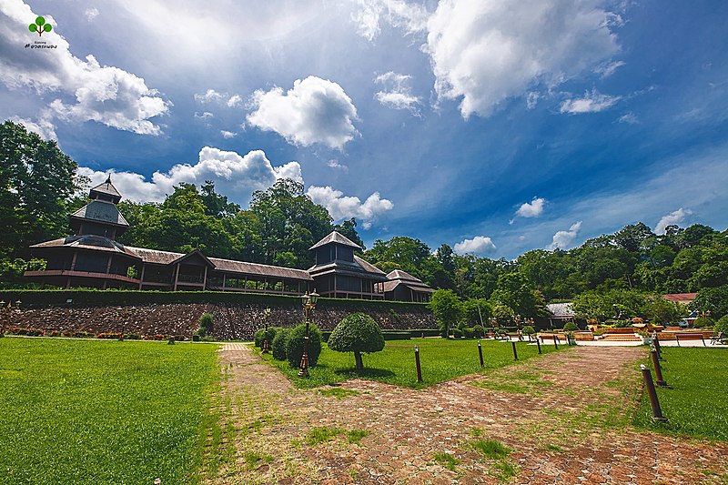 File:พระราชวังรัตนรังสรรค์.jpg