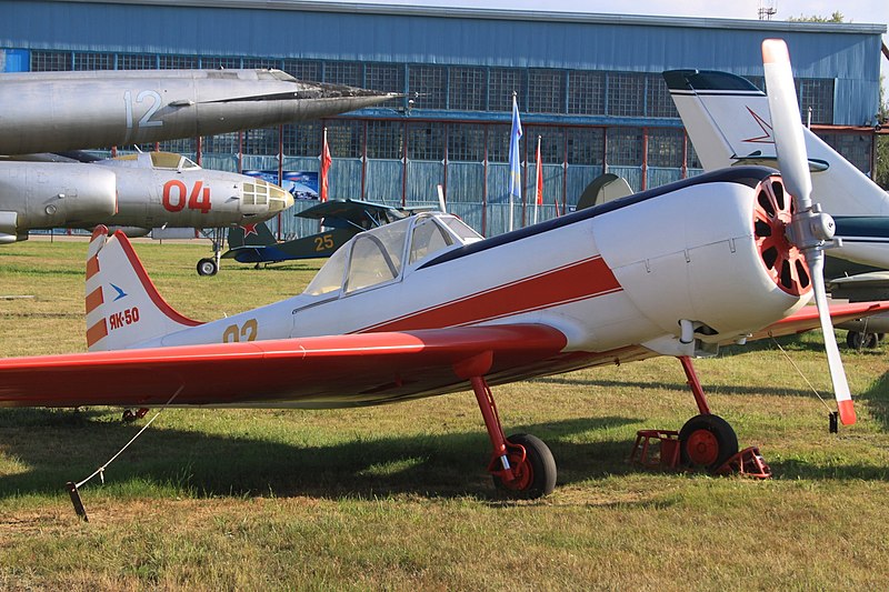 File:02 Yellow Yakolev Yak.50 (7985333527).jpg