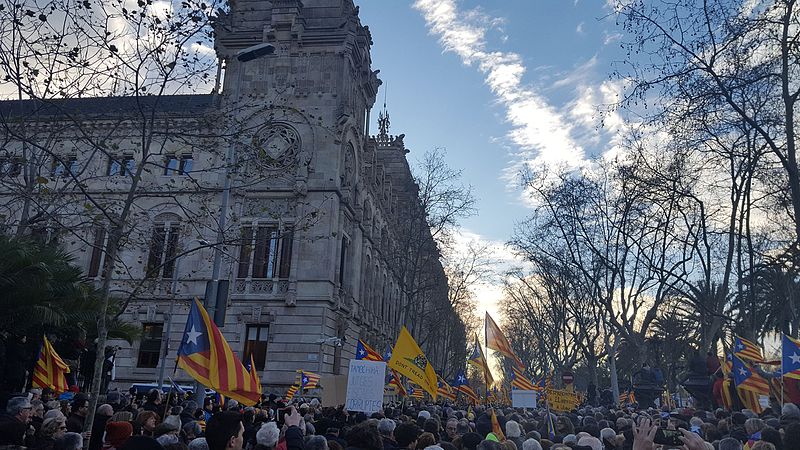 File:06-02-2017 Protest against the trial of Artur Mas, Joana Ortega and Irene Rigau 03.jpg