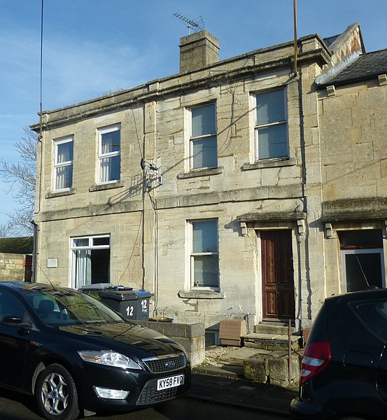 File:12-13 Adcroft Street, Trowbridge.jpg