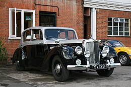 1954 Alvis TC21 berlină (15191739098) .jpg