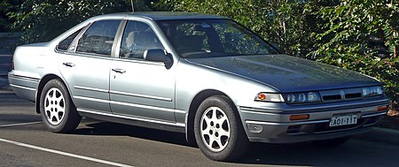 1988-1990 Nissan Cefiro (A31) sedan 02.jpg