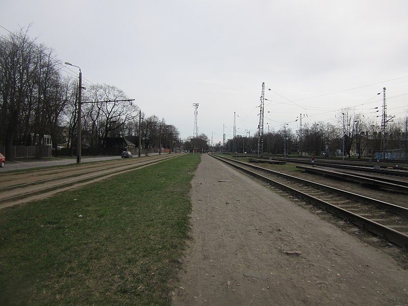 File:2. tramvaja un dzelzceļa līnija.jpg