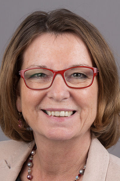 File:2016-02-04 Priska Hinz - Staatsministerin im Umweltministerium Hessen - 3535-2.jpg