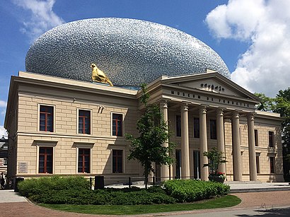 How to get to Museum de Fundatie with public transit - About the place