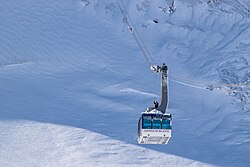 Une cabine du téléphérique en maintenance en février 2017.