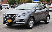 2020 Nissan Rogue Sport SV AWD (facelift), front 10.10.20.jpg