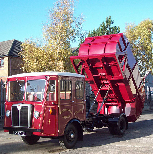 File:2217 IJ SD W type Fore & Aft tipper.jpg