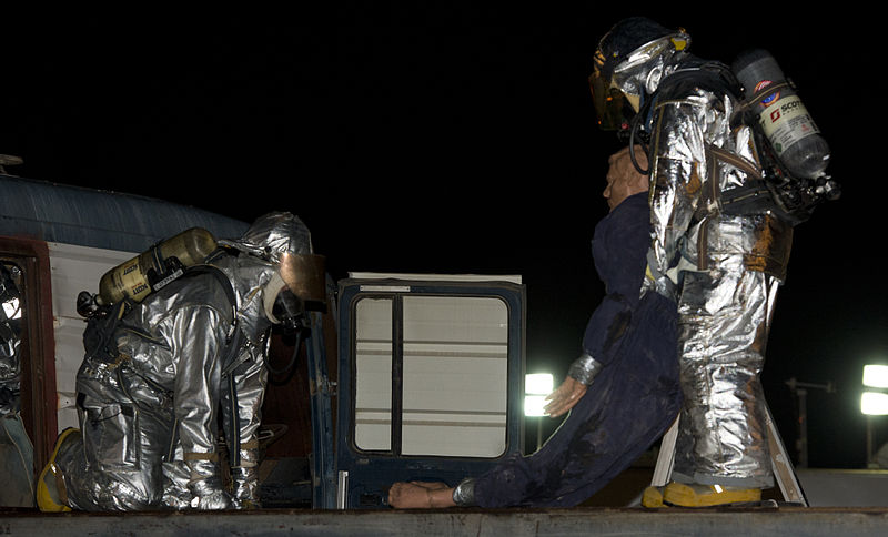 File:ARFF training keeps firefighters mission-ready 121004-F-VS255-159.jpg