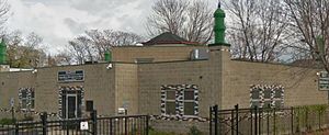 Named in honour of Mufti Muhammad Sadiq, Wabash Avenue is today the site of the Al-Sadiq Mosque, the oldest standing mosque in the United States. Al-Sadiq mosque.jpg