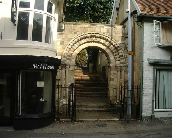 A Norman arch c. 1150 in Andover, Hampshire