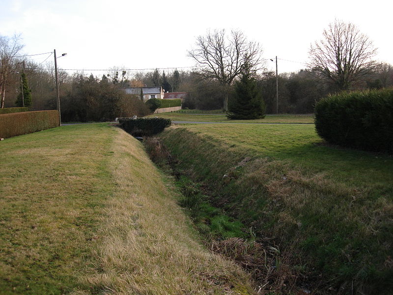 File:Aqueduc de Vieille-Église-en-Yvelines en 2012 - 02.jpg