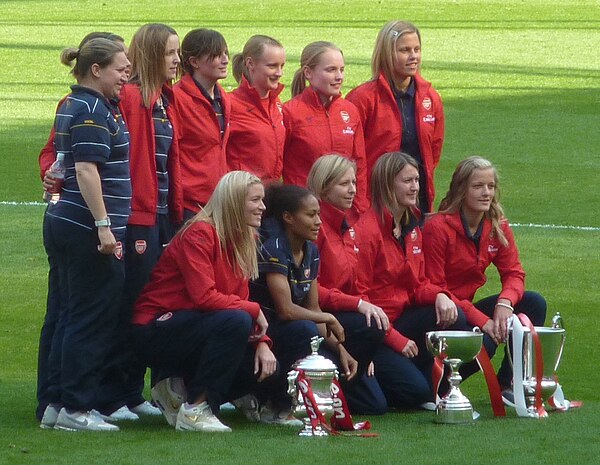 Harvey (top left) with the Arsenal LFC in 2011