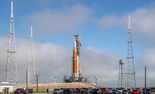 Space Launch System atop LC-39B on March 18, 2022