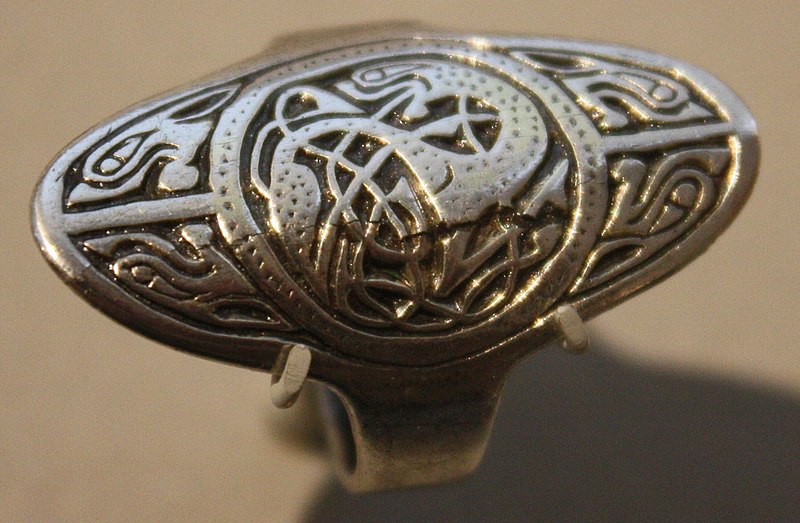 File:BLW Silver Anglo-Saxon ring.jpg