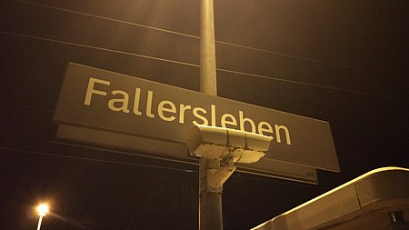 Bahnhofsschild Fallersleben 190501