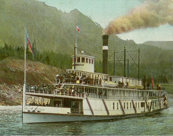 Bailey Gatzert near Cascade Locks, circa 1910