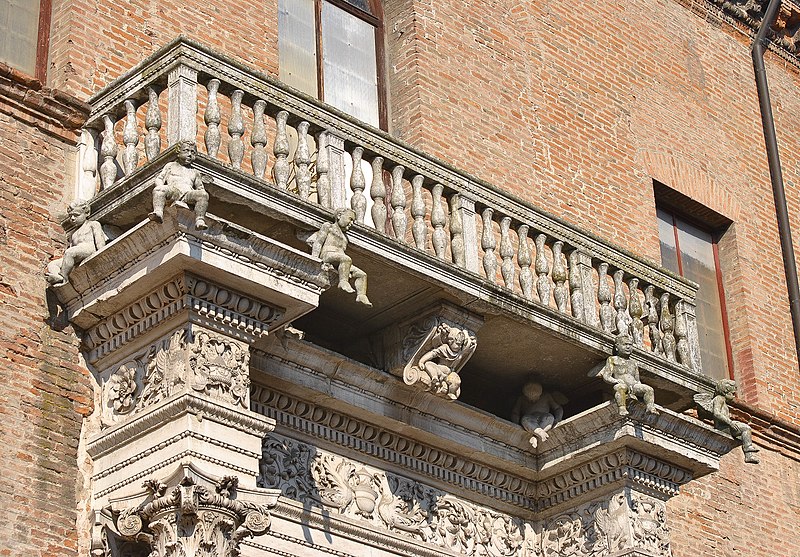 File:Balcone palazzo Palazzo Prosperi Sacrati Ferrara.jpg