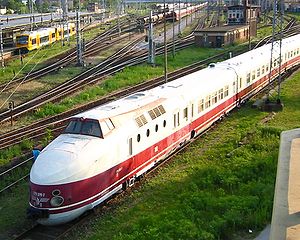 175 015–016 im Bahnhof Berlin-Lichtenberg (2005)