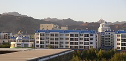 The main town of Bayan Bolig at the foot of the Yin Shan Mountains