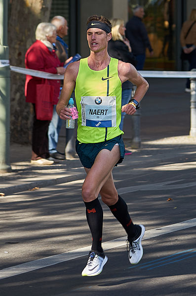 File:Berlin-Marathon 2015 Runners 9.jpg