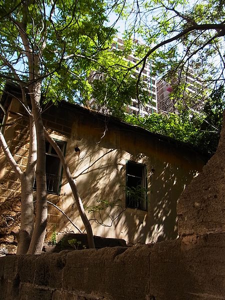 File:Beyrouth buildings 0514.jpg