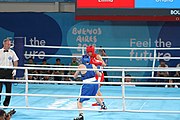 Deutsch: Boxen bei den Olympischen Jugendspielen 2018 Tag 12, 18. Oktober 2018 - Finale Leichtgewicht Mädchen – Oriana Saputo (Argentinien, blau) schlägt Emma Lawson (Australien, rot) 5-0; Ringrichter ist José Romero (Spanien). English: Boxing at the 2018 Summer Youth Olympics on 18 October 2018 – Girls' lightweight Bronze Medal Bout – Oriana Saputo (Argentina, blue) wins over Emma Lawson (Australie, red) 5-0; Referee is José Romero (Spain). Español: Boxeo en los Juegos Olímpicos Juveniles de Verano de 2018 en 18 de octubre de 2018 - Combate de medalla de bronce de las niñas: Oriana Saputo (Argentina, azul) gana a Emma Lawson (Australie, roja) 5-0; Árbitro es José Romero (España).