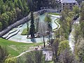 Vue plongeante sur le parc depuis la ville fortifiée.