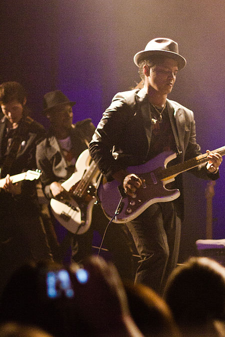 ไฟล์:Bruno_Mars_Concert_Houston_3.jpg