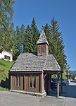 Chapelle sur la route nationale