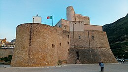 Castello une jument 04.jpg