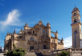 Jerez Katedrali ve bir "bodega" içki mahzeni