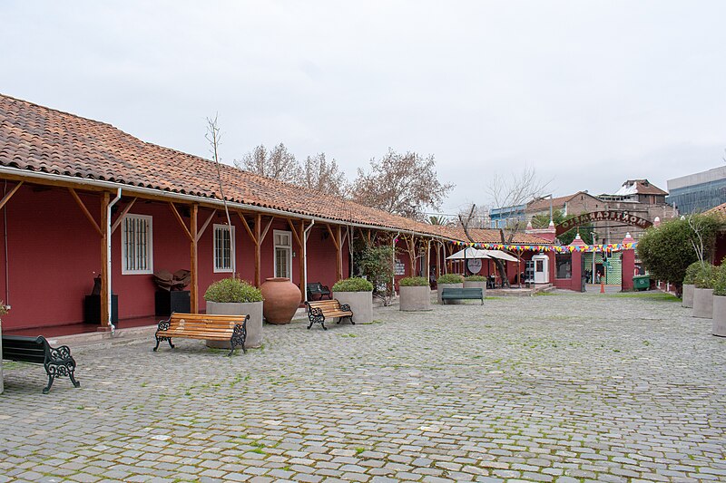 File:Centro Cultural Montecarmelo, Providencia, Santiago 20230816.jpg