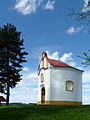 Čeština: Kaple Čtrnácti svatých pomocníků u České Belé, okres Havlíčkův Brod, kraj Vysočina. English: Chapel of the Fourteen Holy Helpers near Česká Belá, Havlíčkův Brod District, Vysočina Region, Czech Republic.