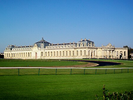 Chantilly (60), Grandes écuries