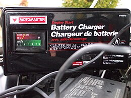 Bloc d'alimentation/démarreur universel MotoMaster avec chargeur c.a./c.c.,  800 mA