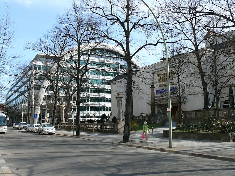 File:Charlottenburg Fasanenstraße Delphi-001.jpg