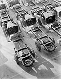 1932 rolling chassis for Ford vans Chassis van Ford trucks opgesteld tbv assemblage, Bestanddeelnr 252-0948.jpg