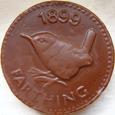 Шоколадка монета. Шоколадные монетки. Монета шоколад. Монеты из шоколада. Фартинг монета.