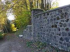 Mur d'enceinte en pierre