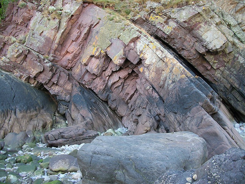 File:Cliff at Glenthorne Beach.jpg