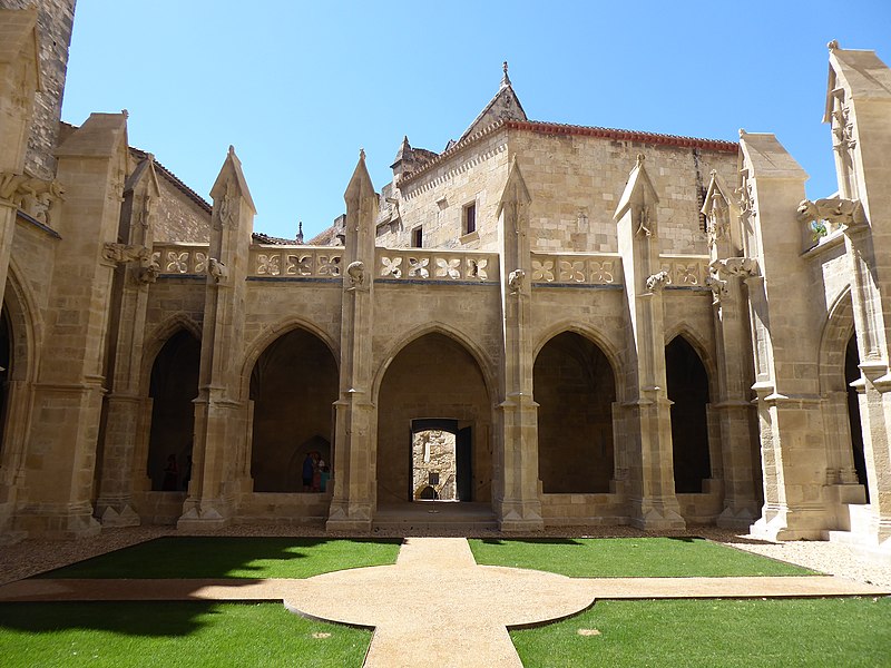 File:Cloître des Archevêques de Narbonne (02).jpg