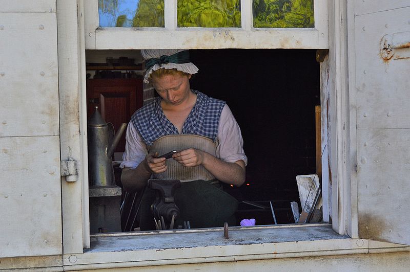 File:Colonial Willamsburg Blacksmith.jpg