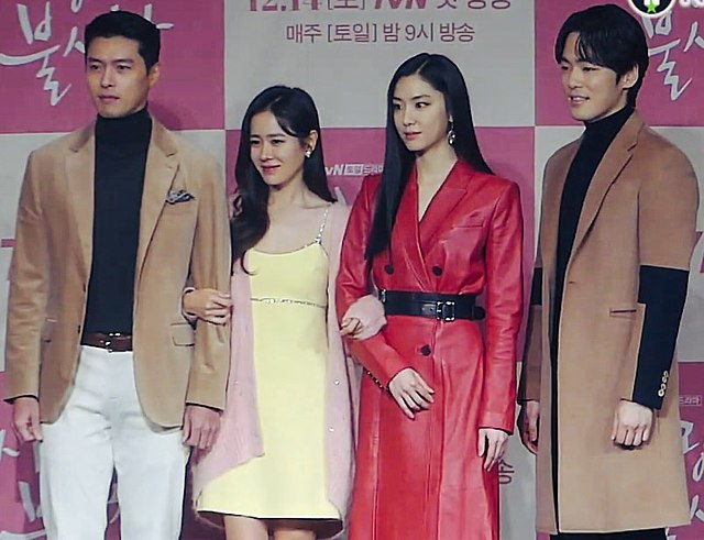 The cast of Crash Landing on You photographed at the press conference in December 2019