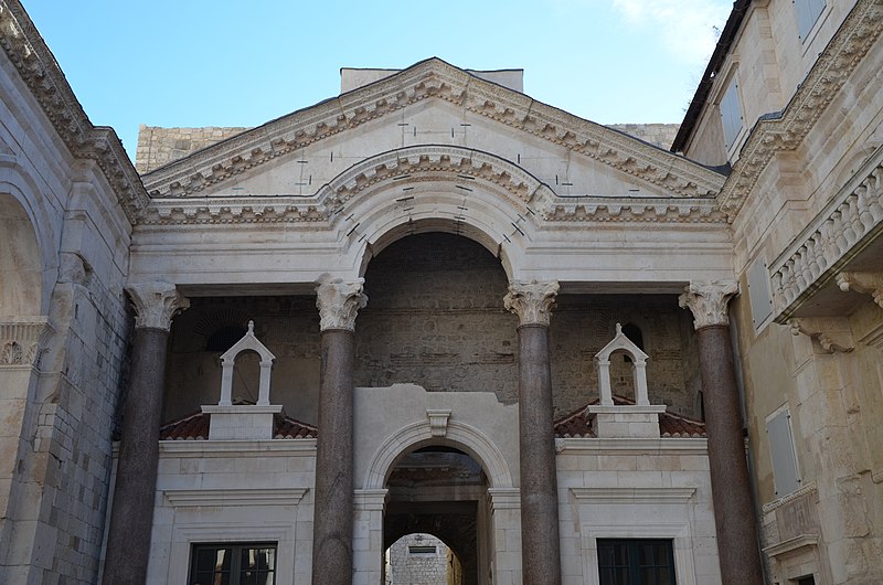 File:Diocletians Palace, Split (11907613465).jpg