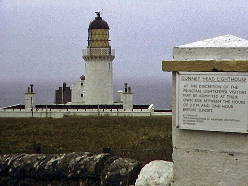 File:Dunnet Head Lighthouse, Scotland 07-1979.jpg