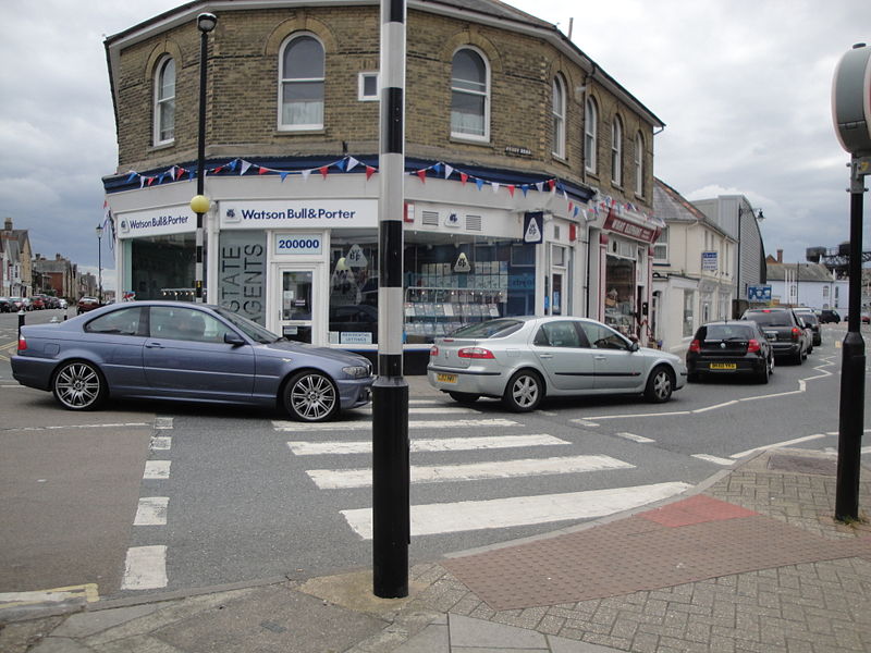 File:East Cowes Ferry Road traffic queue 3.JPG